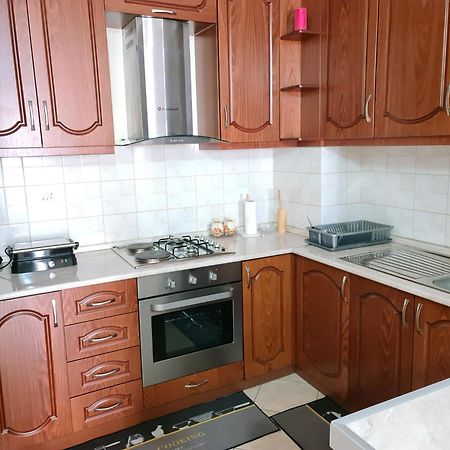 Erin Apartments Вльора Екстер'єр фото
