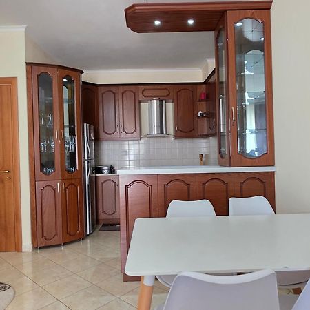 Erin Apartments Вльора Екстер'єр фото