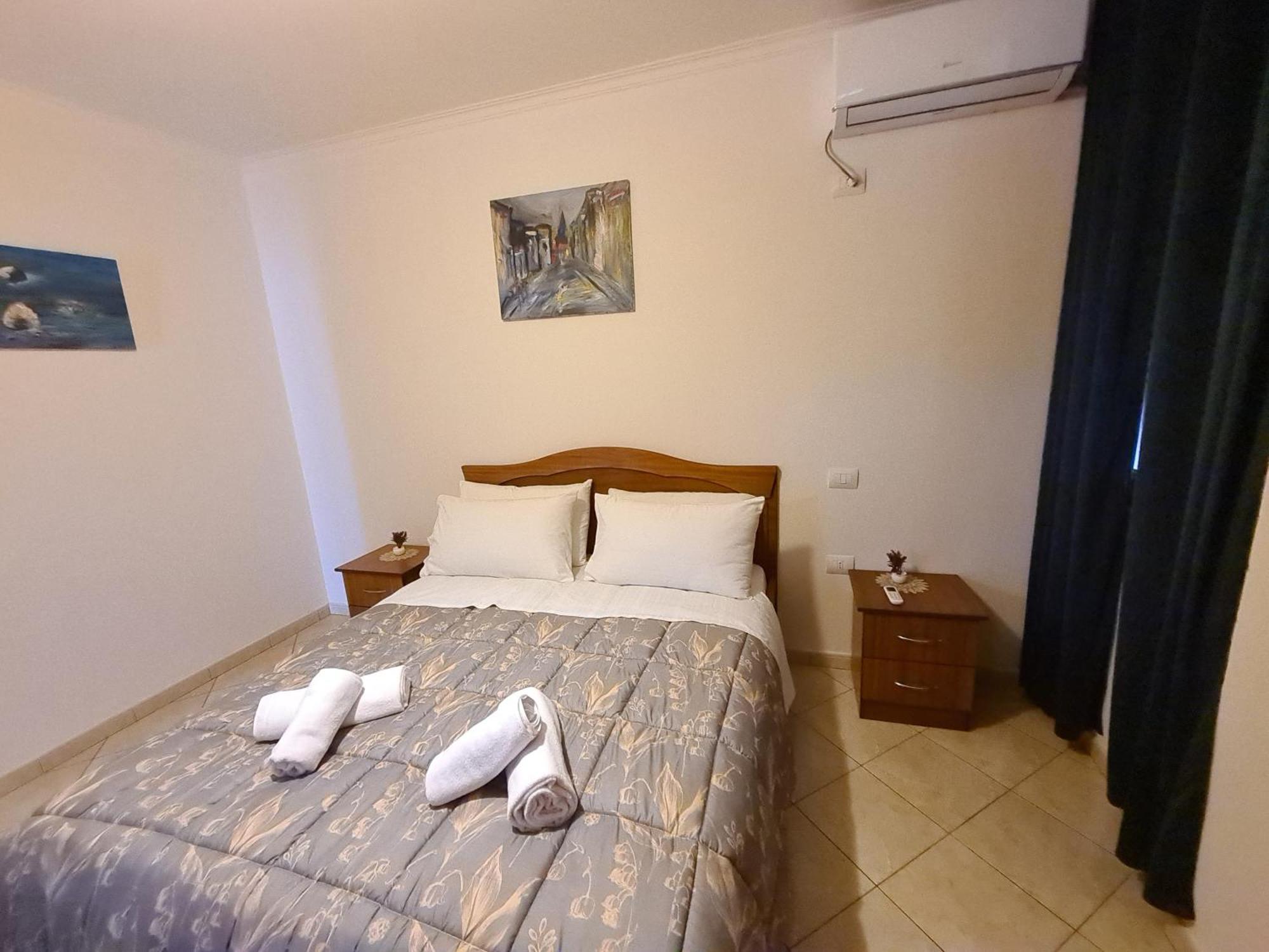 Erin Apartments Вльора Екстер'єр фото