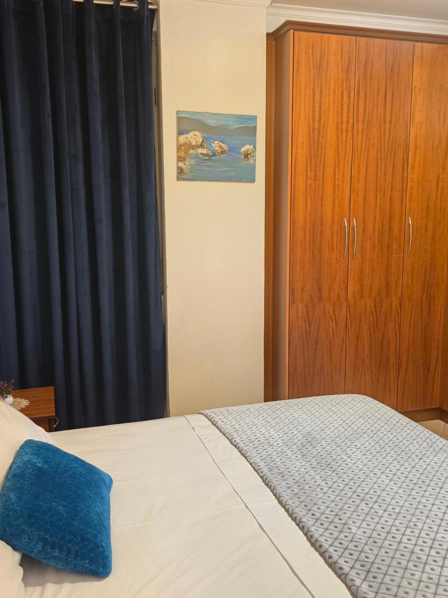 Erin Apartments Вльора Екстер'єр фото