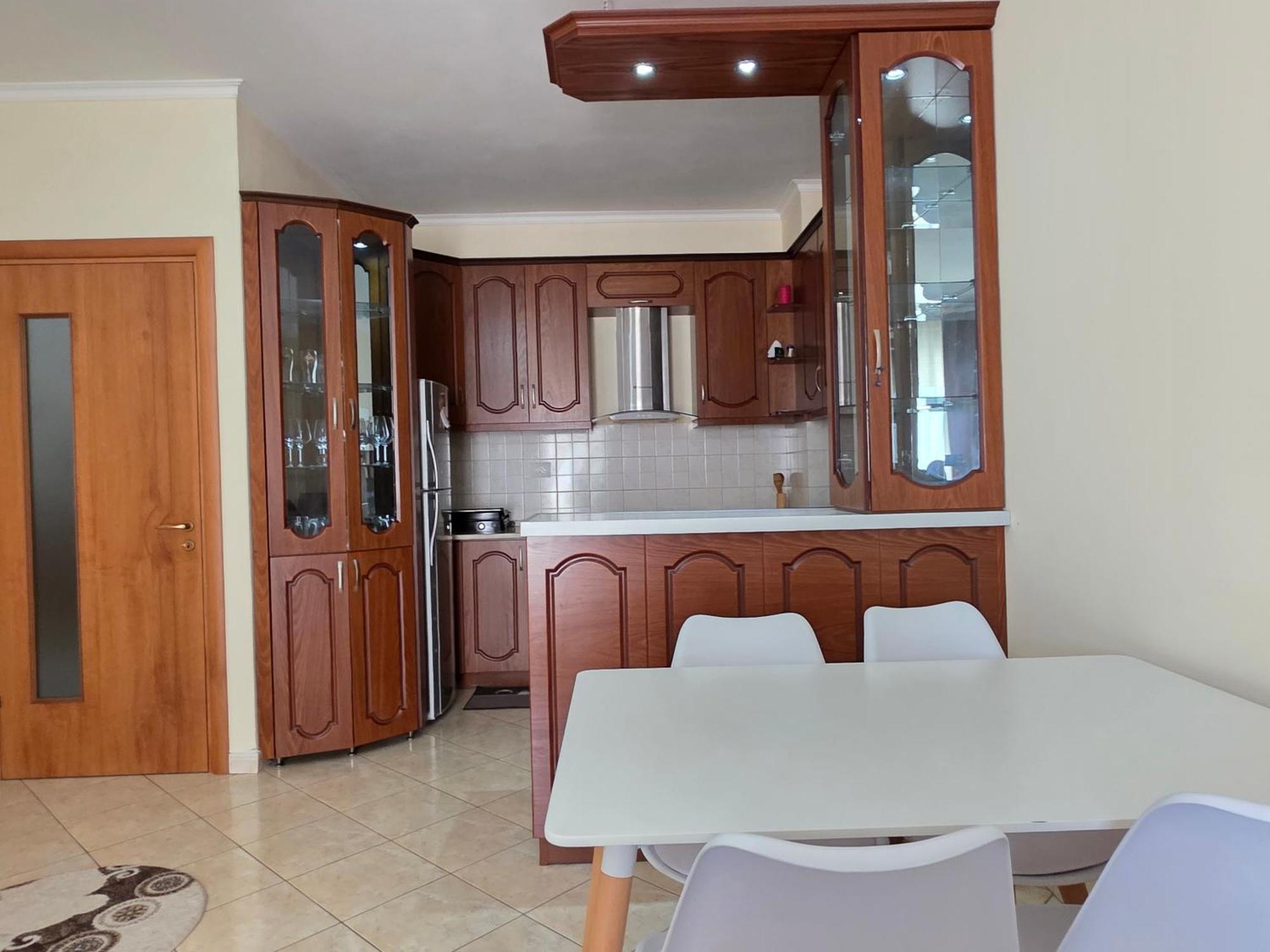 Erin Apartments Вльора Екстер'єр фото